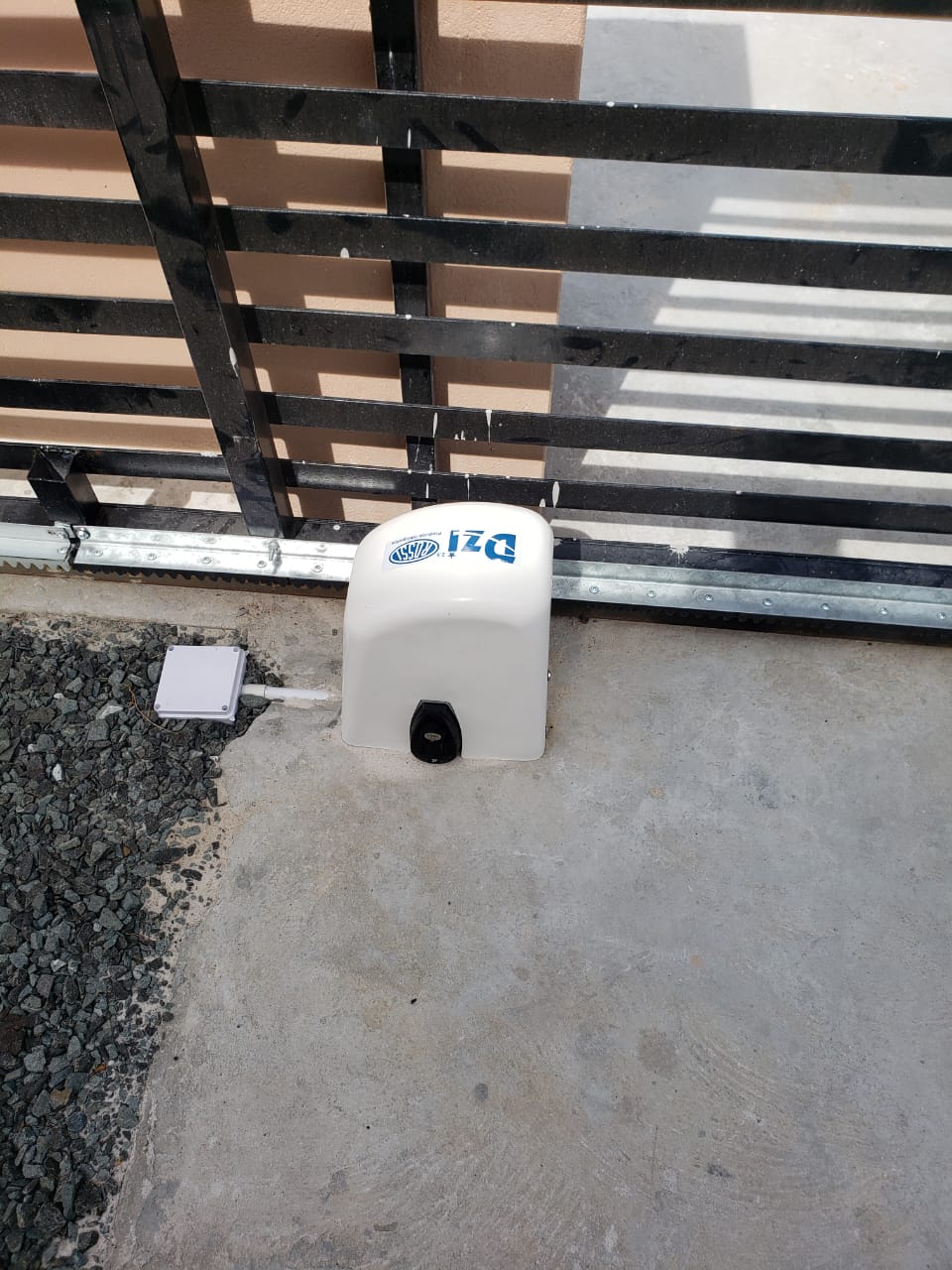 Automated sliding gate motor